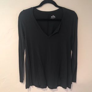 Long sleeve v-neck Hollister shirt